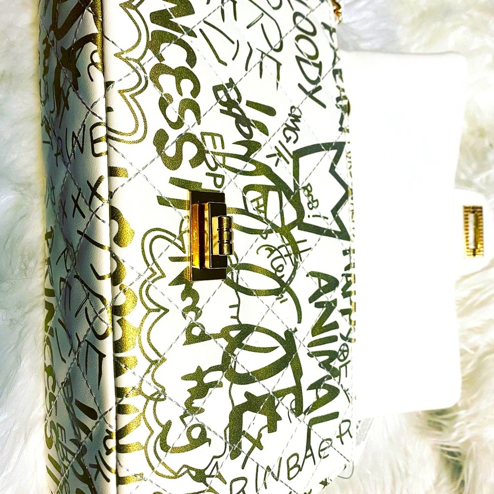 Purses - Picture 1 of 3